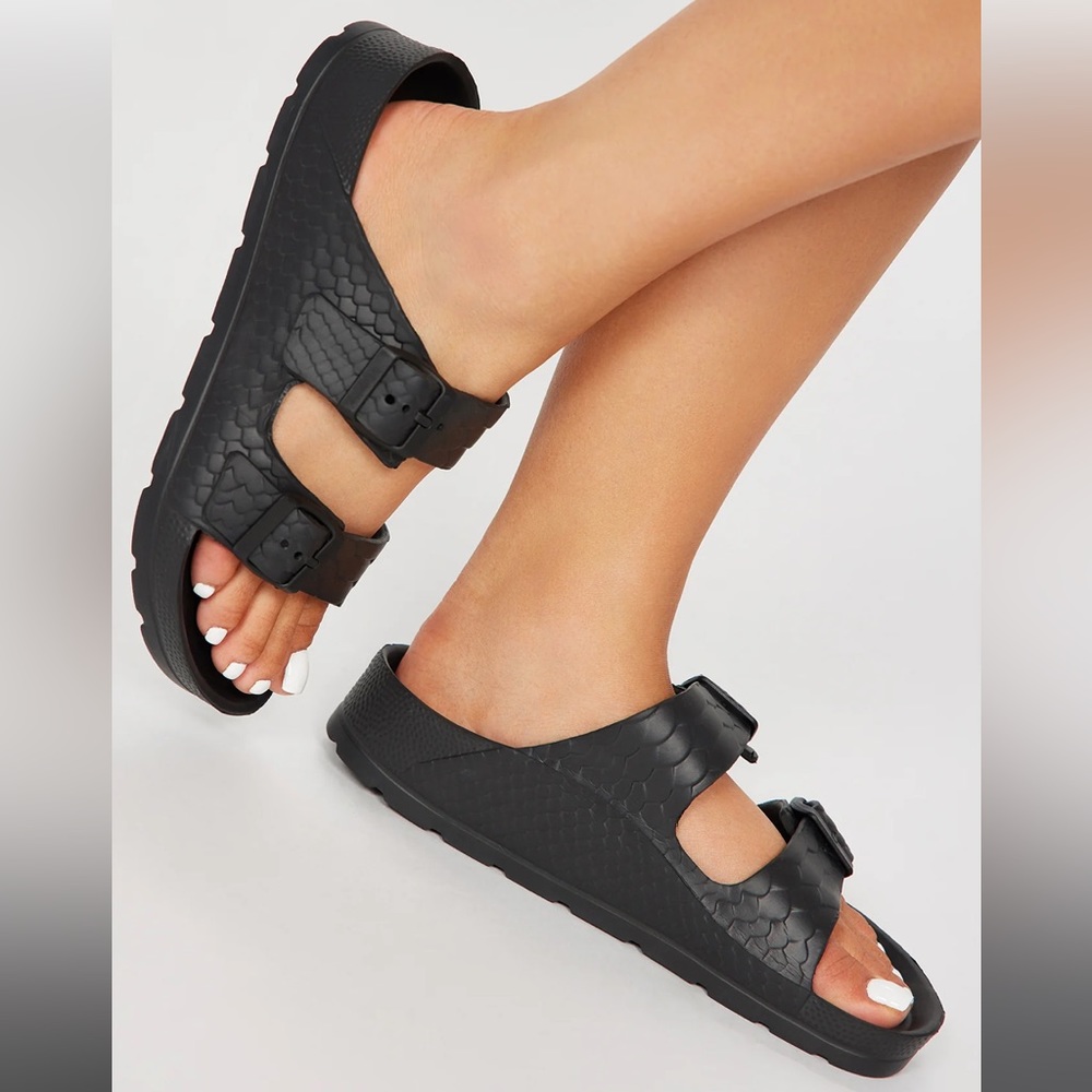 Black Slides - NEW - Picture 3 of 3